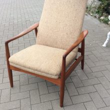 Daenemark daenisches Design 1960er Soeren Ladefoged Sessel Teakholz 1